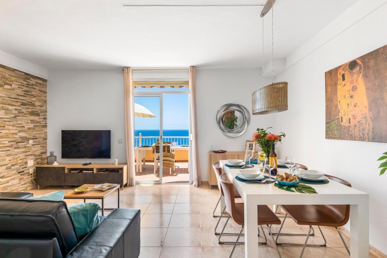 Beachfront Triplex With Swimming Pool & Parking Radazul Exterior photo