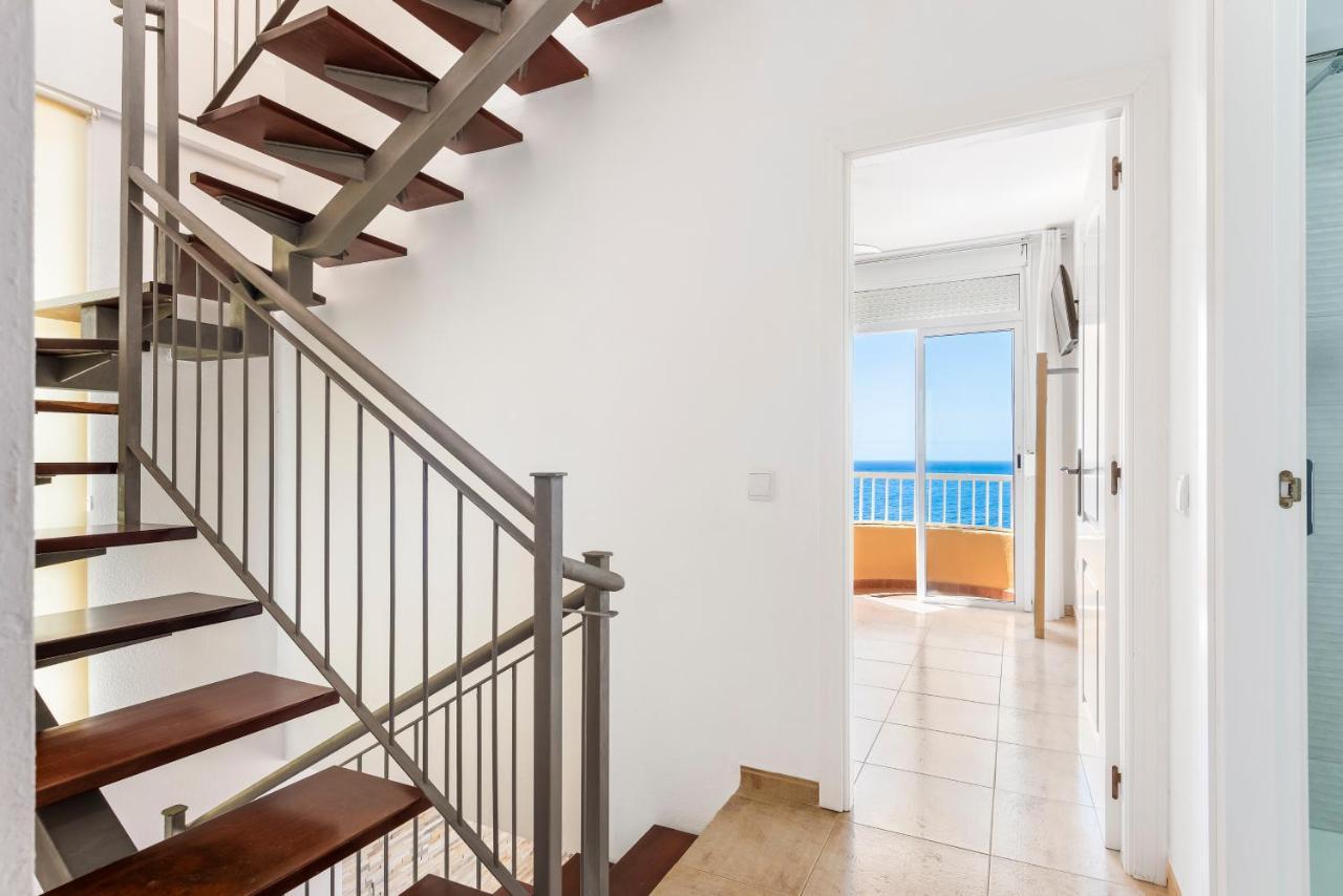 Beachfront Triplex With Swimming Pool & Parking Radazul Exterior photo